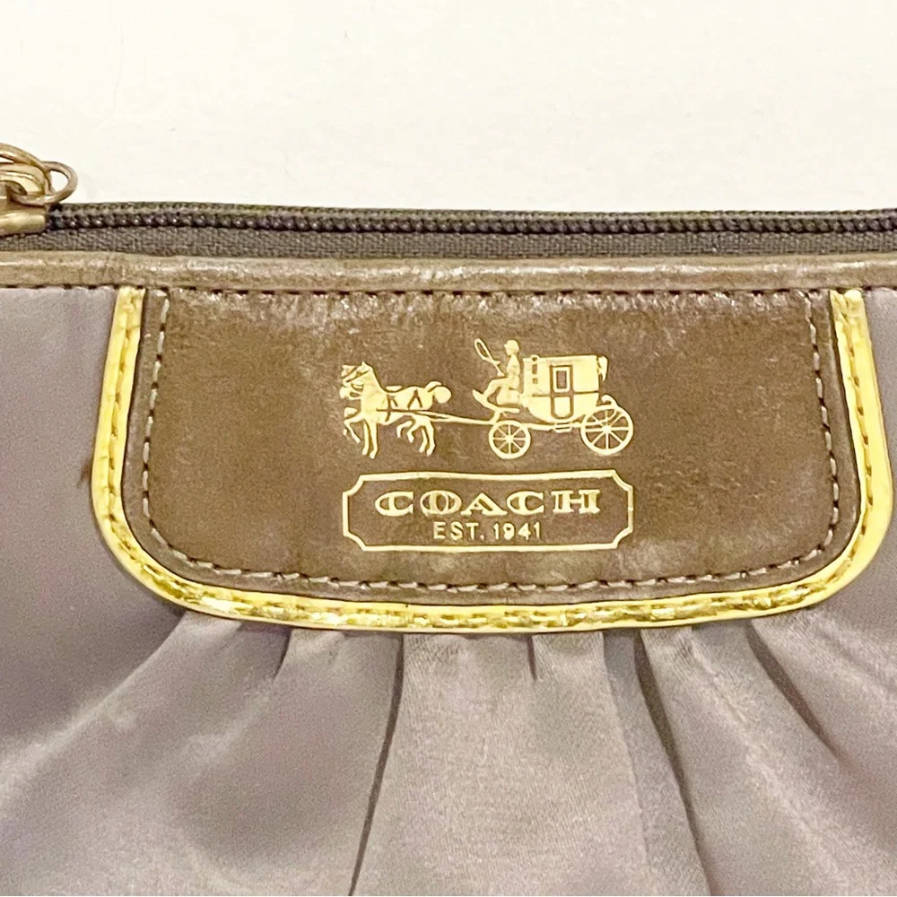 Coach G0871-42032 Gray Satin Wristlet Small‎ Bag Wallet Card Holder
